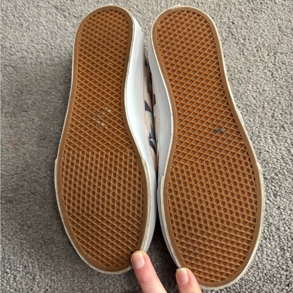 Colorful Geometric Pattern vans - Picture 3 of 5